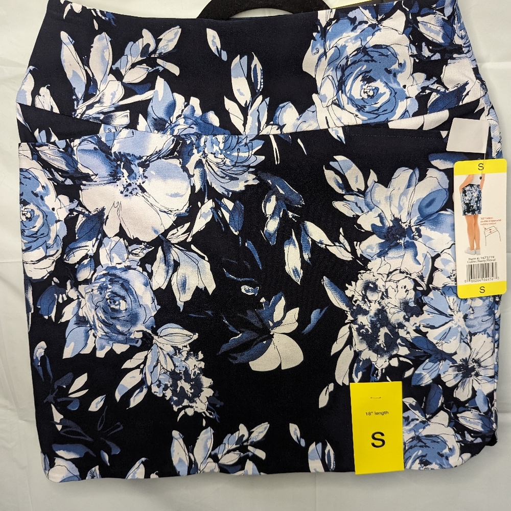 Small Skirt with shorts lining